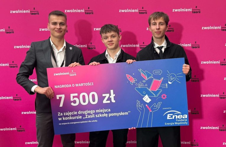 Wielki sukces naszych uczniów na finale Zwolnieni z Teorii